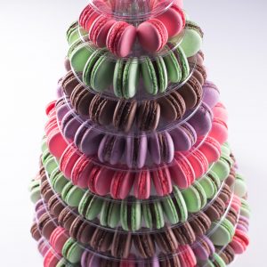 Makroni oz. francosko makron na stojalu